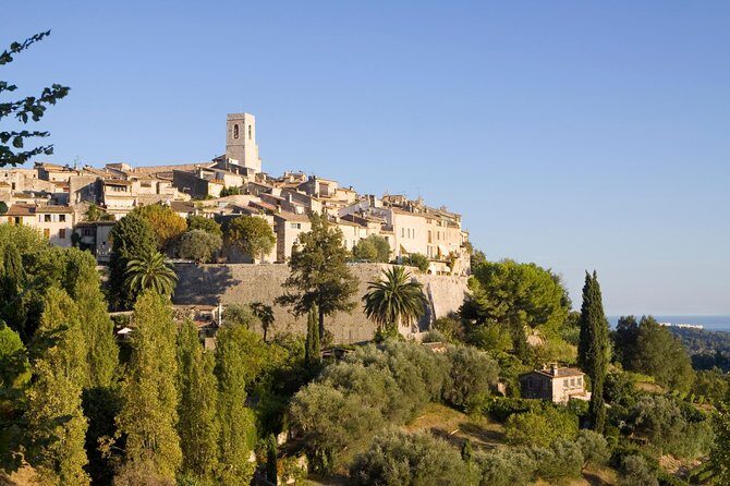 3 Countries in 1 day with Tour Company recommended by Rick Steves - Eze walking time with a real guide in the lead