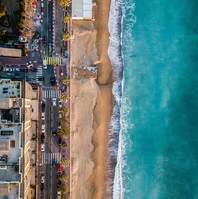 Cannes: Express Walk with a Local in 60 minutes - The 60-minute plan from La Croisette to Le Suquet