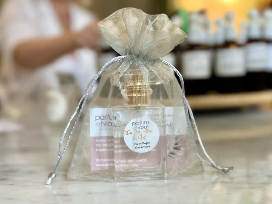 Nice: Perfume Creation Workshop - Olfactory discovery: how the ingredients teach your nose